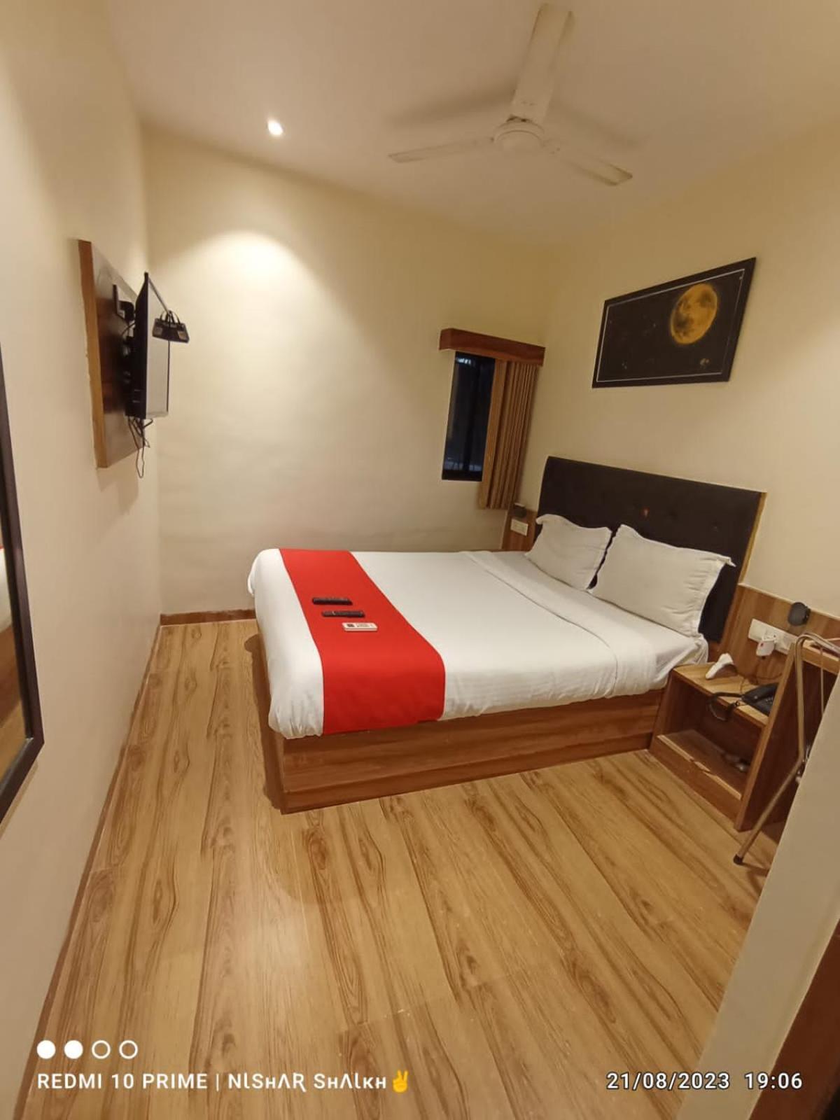 Deluxe Residency Hotel - Mumbai — Photos 3